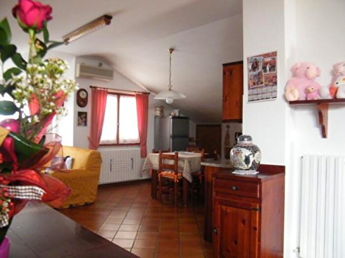 Appartamento con 6 locali in vendita in Via Gola della Rossa, Jesi