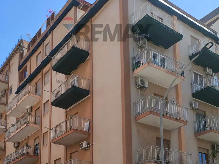 Appartamento trilocale in vendita in Via Dante, Bagheria