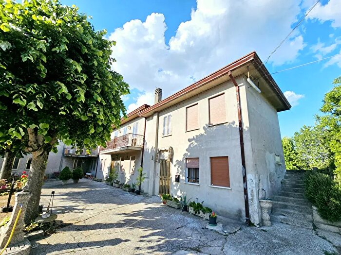 Casa con 5 locali in vendita in Via Valgrande, SantUrbano