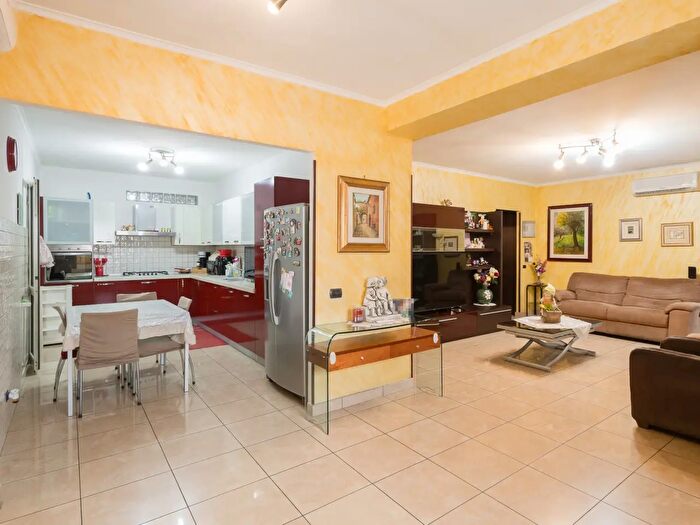 Casa con 6 locali in vendita in Via Pisa, Ardea