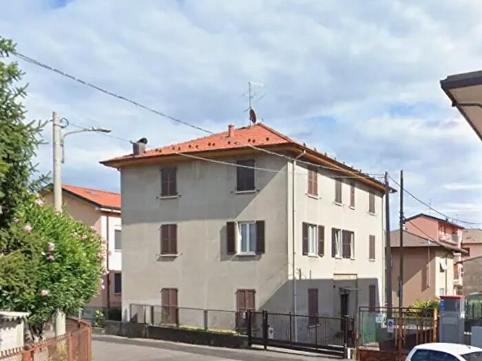Casa con 16 locali in vendita in Via Oslavia, Cantu'