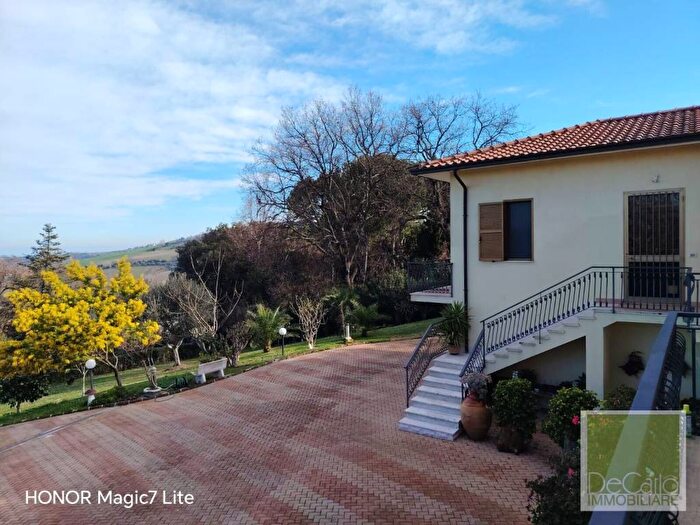 Appartamento trilocale in affitto in Ghettarello Sappanico, Ancona