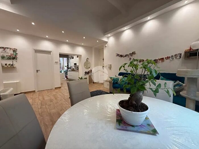 Appartamento trilocale in vendita in Via Tommaso Lo Cascio, Palermo