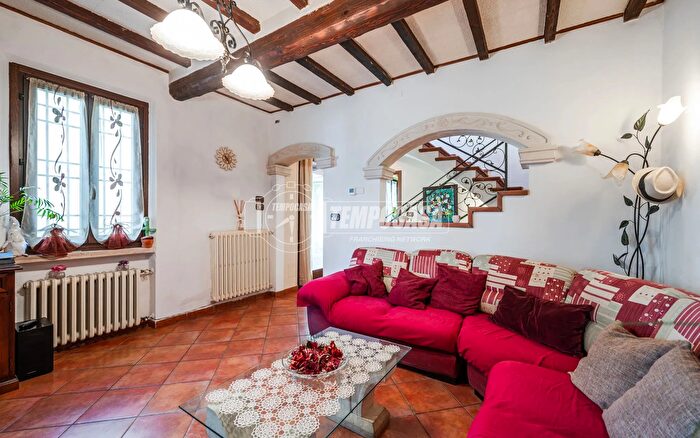 Casa con 5 locali in vendita in Via Giosuè Carducci a, Savignano Sul Panaro