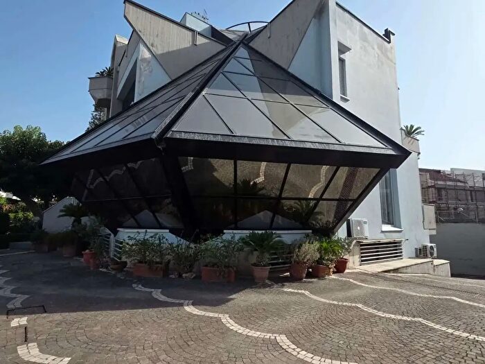 Casa con 13 locali in vendita in Via Caduti di Nassiriya, Santa Maria Capua Vetere