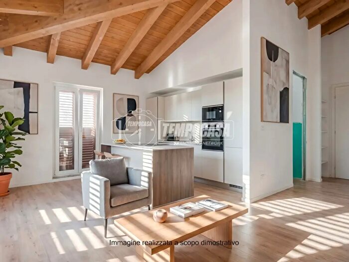 Appartamento bilocale in vendita in Via San Antonio, Luino