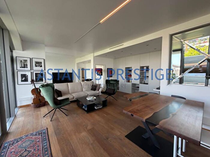 Appartamento trilocale in affitto in Via Senofonte, City Life, Milano