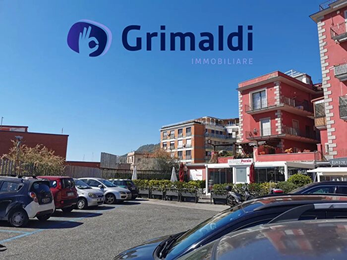 Appartamento quadrilocale in vendita in Via Nicola Fasano, Pozzuoli