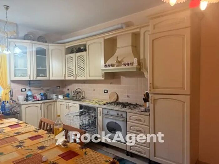 Casa con 6 locali in vendita in Cadelbosco Di Sopra