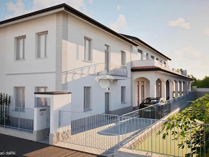 Casa trilocale in vendita in Corso Milano, Barlassina