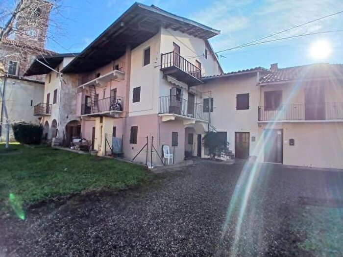 Casa quadrilocale in vendita in Via Madama Cristina, Lusiglie