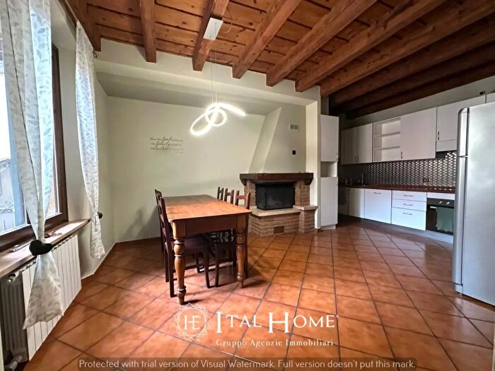 Appartamento con 6 locali in affitto in Corso Castelvecchio, Verona