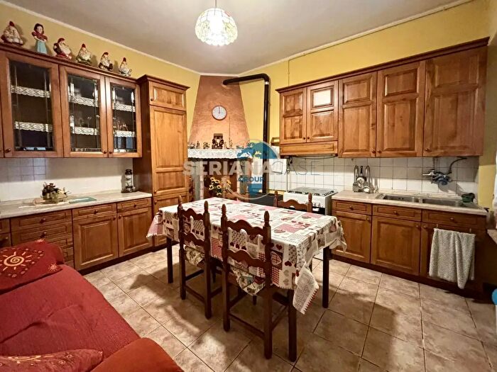 Appartamento quadrilocale in vendita in Via De Ocha, Gandino