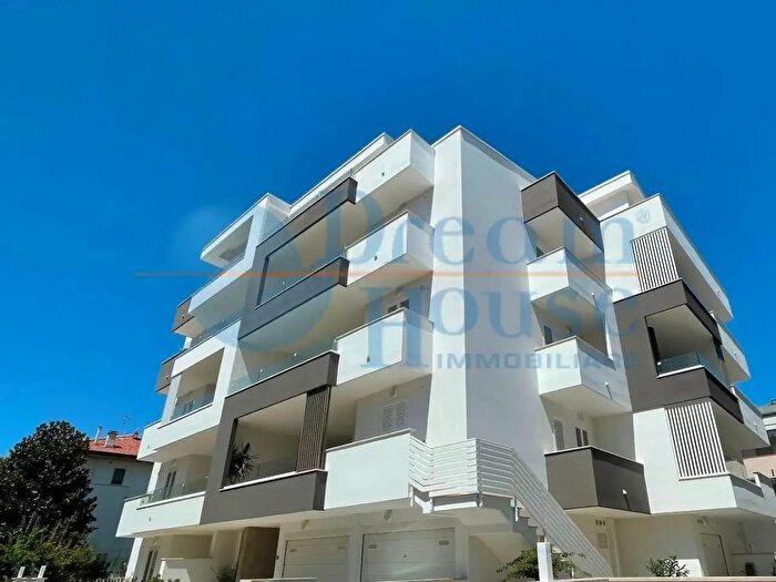 Appartamento trilocale in vendita in Via Etruria, Alba Adriatica
