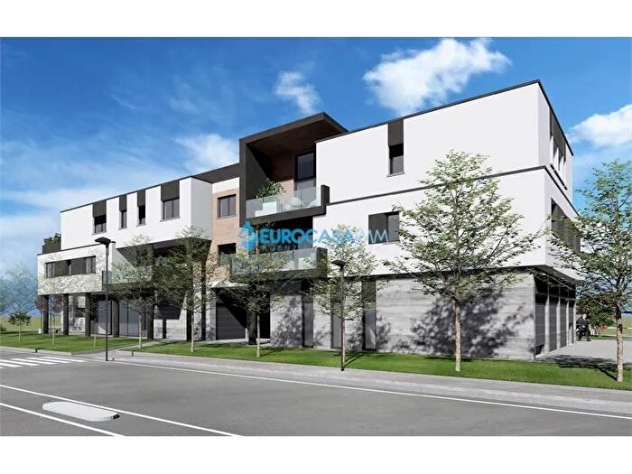 Appartamento quadrilocale in vendita in Via Roma Correggio Re, Correggio