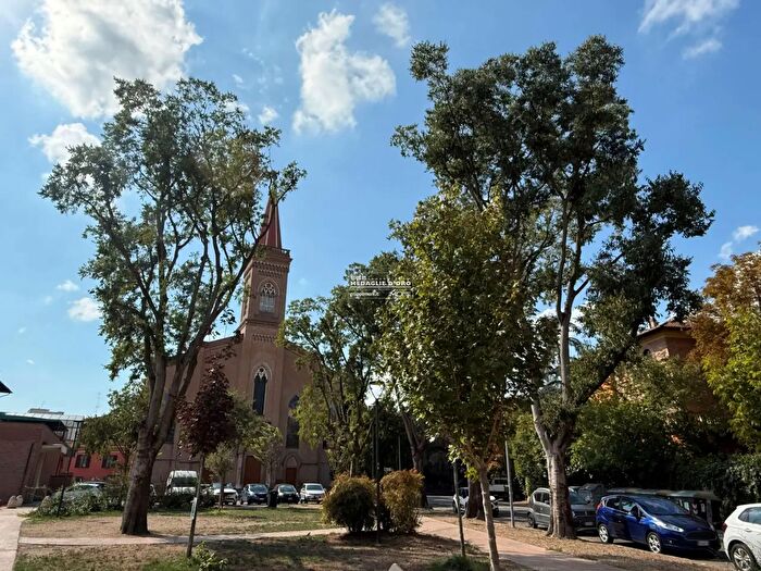 Appartamento con 5 locali in vendita in AdZe Viale Muratori, Modena