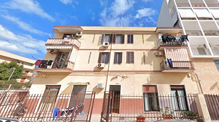 Appartamento trilocale in vendita in Via Giorgio Castriota Skanderbeg, Bari