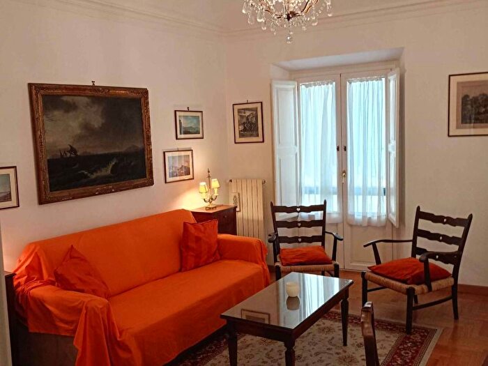 Appartamento trilocale in affitto in Via Vittoria, Spagna, Roma