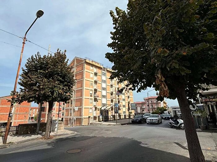 Appartamento trilocale in vendita in Via a Rosmini Barcellona Pozzo di Gotto, Barcellona Pozzo Di Gotto