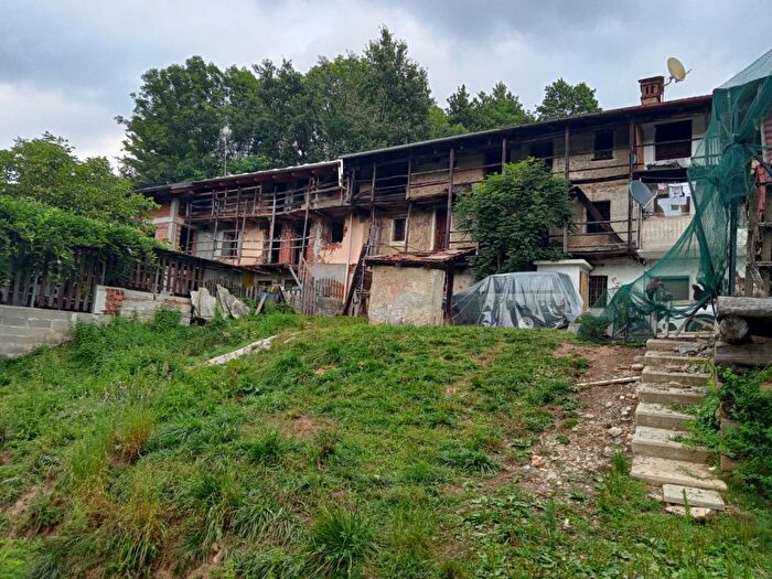 Casa con 7 locali in vendita in Via Airola, Lanzo Torinese