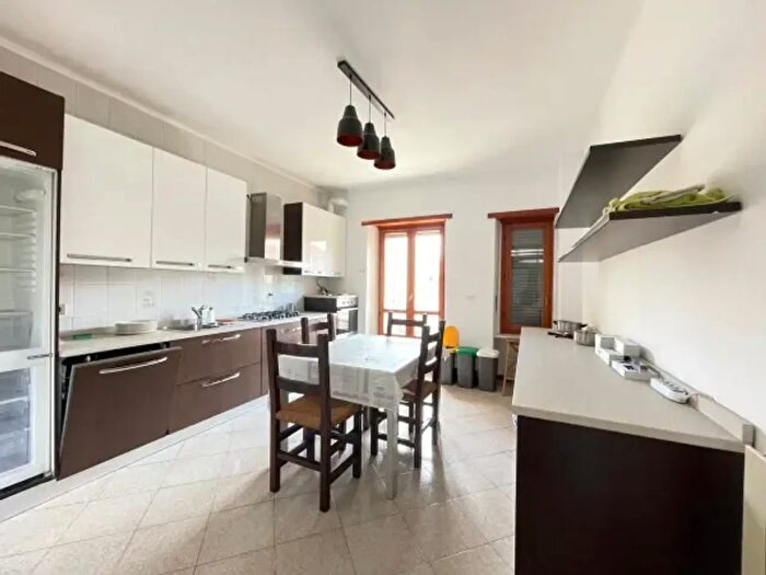 Appartamento trilocale in affitto in Via Montevideo, Torino
