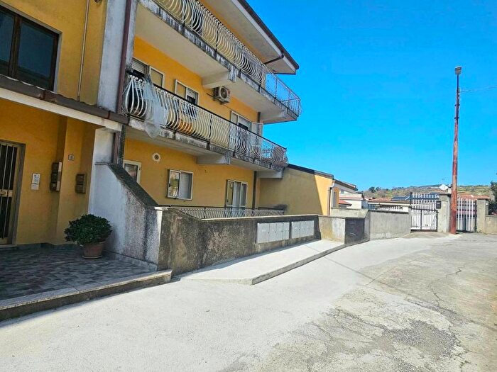 Appartamento trilocale in affitto in Via Costantino Bevacqua, Marcellinara