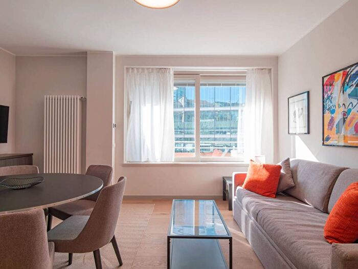 Appartamento trilocale in affitto in Via Francesco Algarotti, Melchiorre Gioia, Milano