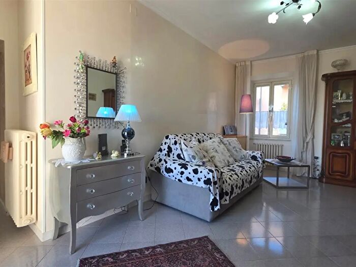 Appartamento trilocale in vendita in Viterbo