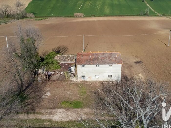Casa con 7 locali in vendita in Via Contrada Valteia, Macerata