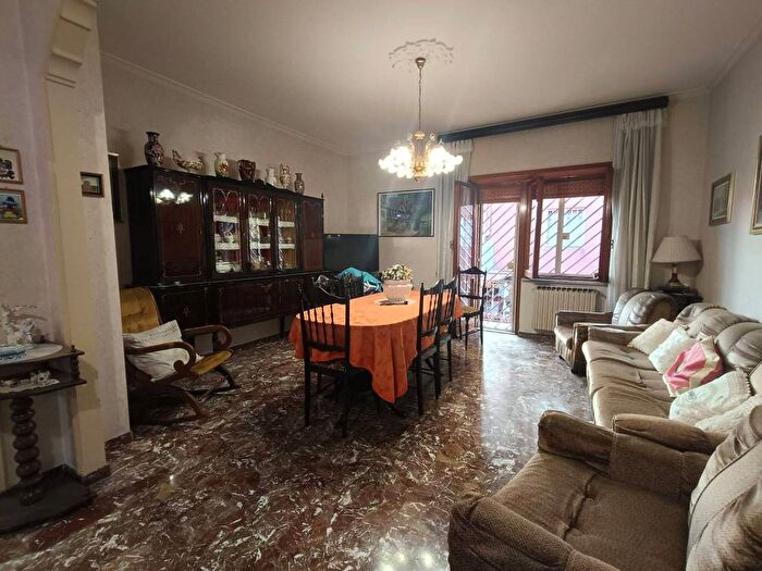 Appartamento trilocale in affitto in Via Michele Migliarini, Anagnina, Roma