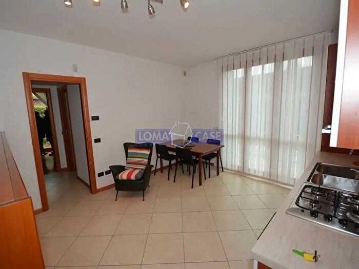 Appartamento bilocale in affitto in Via Matteotti, Lomagna