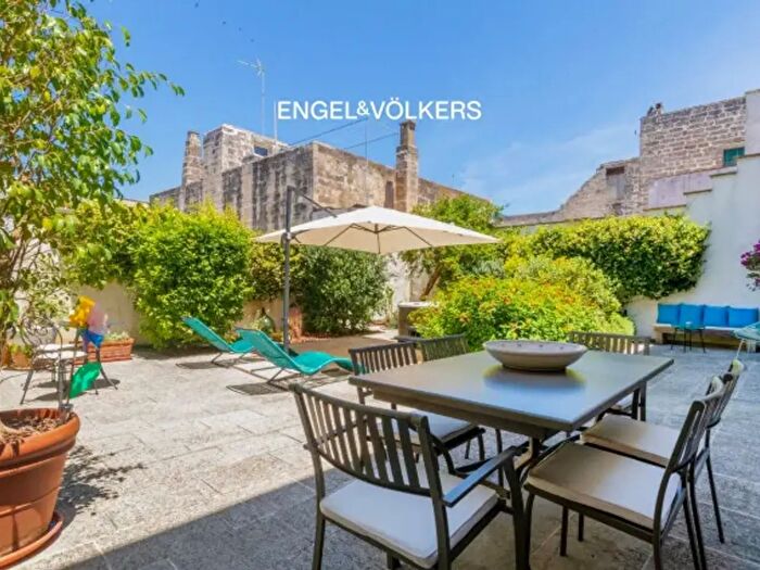 Casa con 6 locali in vendita in Via Roma, Palmariggi