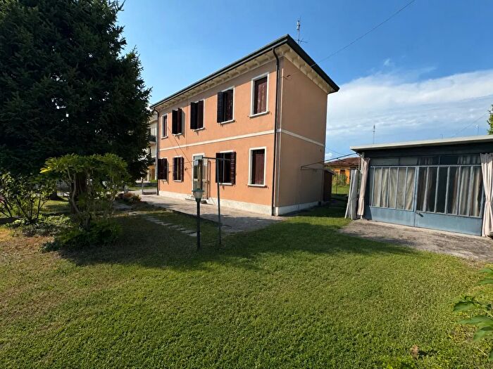 Casa trilocale in vendita in Via Cappellini, Padova