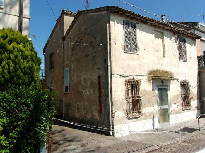 Casa con 6 locali in vendita in Via Petrosa, Ravenna