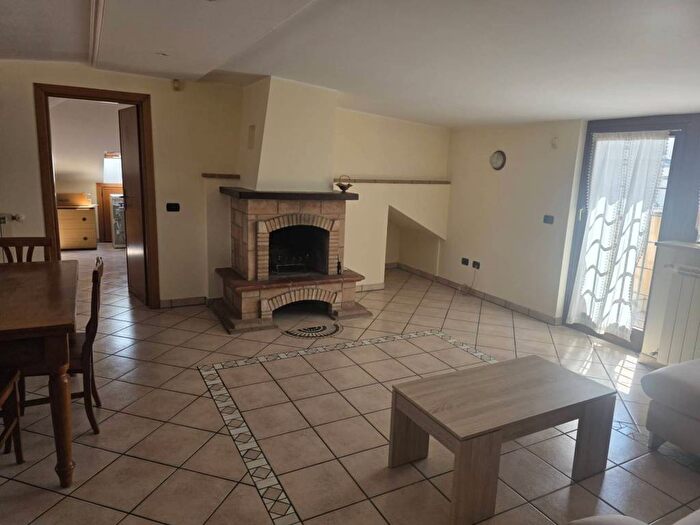Casa trilocale in affitto in Via Ariccia, Ciampino