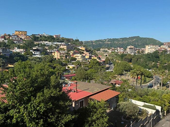 Appartamento monolocale in affitto in Via Sartania, Pianura, Napoli