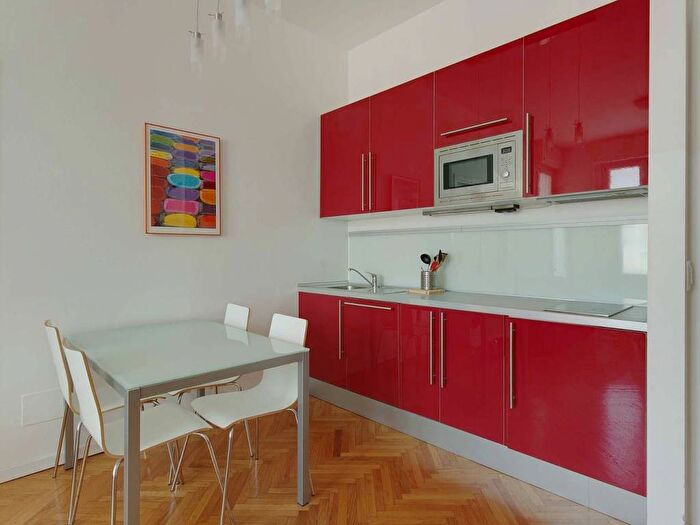 Appartamento in affitto in Via Giovanni Battista Pergolesi, Centrale, Milano