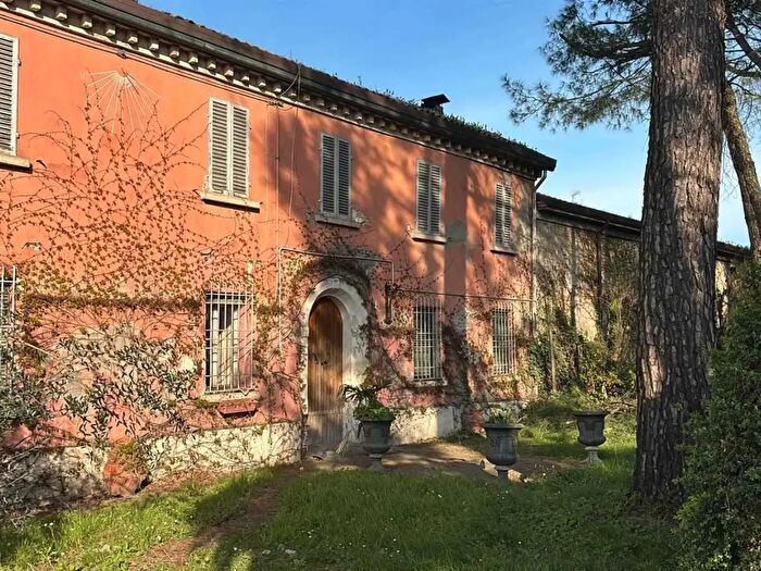 Casa con 9 locali in vendita in Fusignano