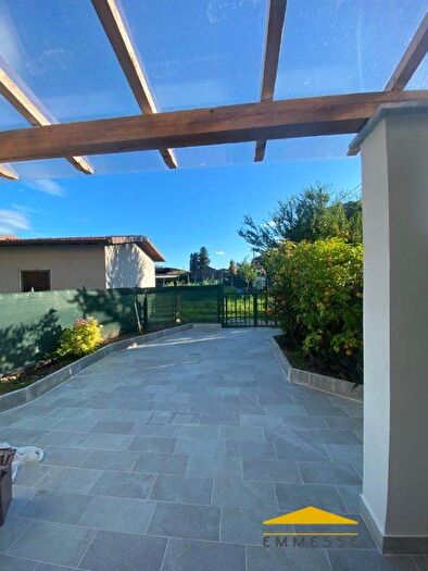 Casa quadrilocale in vendita in Massa