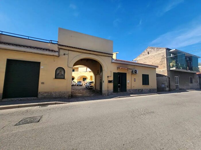Casa con 11 locali in vendita in Via Errico Fardella, Santa Maria Capua Vetere