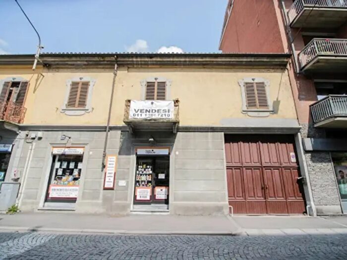 Appartamento con 6 locali in vendita in Via Po, Chivasso