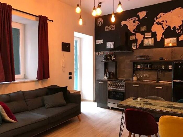 Appartamento bilocale in affitto in Via Ventaglieri, Monte Santo, Napoli