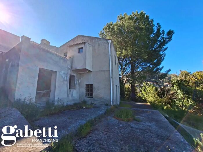 Appartamento quadrilocale in vendita in Contrada Parello Snc, Montagnareale