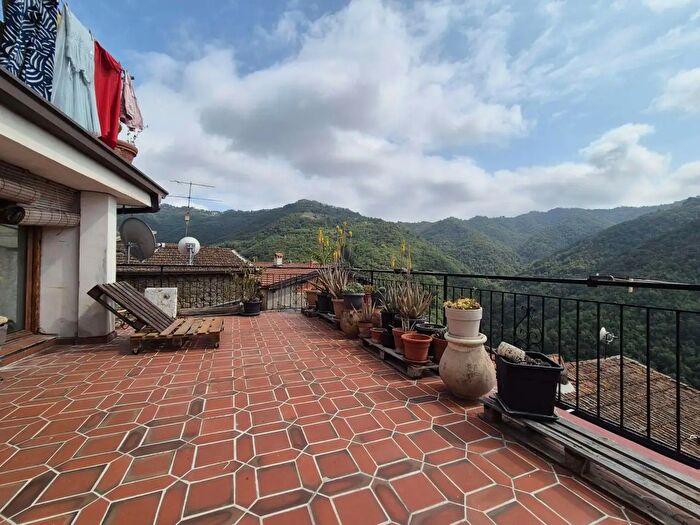 Appartamento con 6 locali in vendita in Via Castello, Apricale