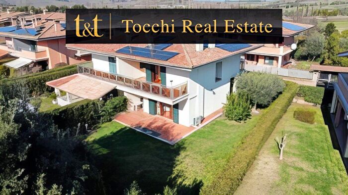 Casa quadrilocale in vendita in Terre dei Consoli, Monterosi