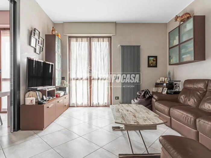 Appartamento quadrilocale in vendita in Via I Maggio, Buccinasco