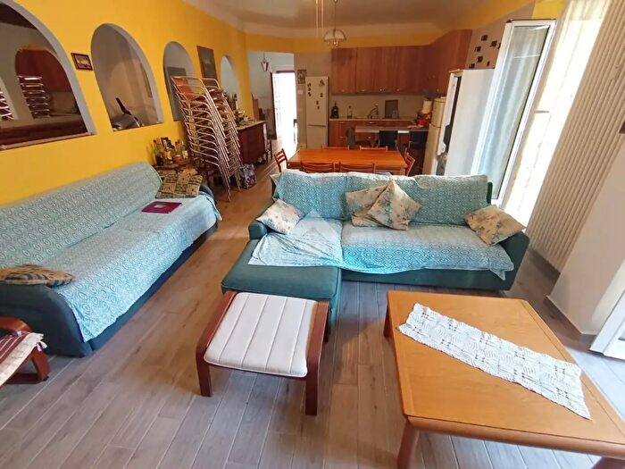 Appartamento con 5 locali in vendita in Via Salvo d' Acquisto, Rapallo