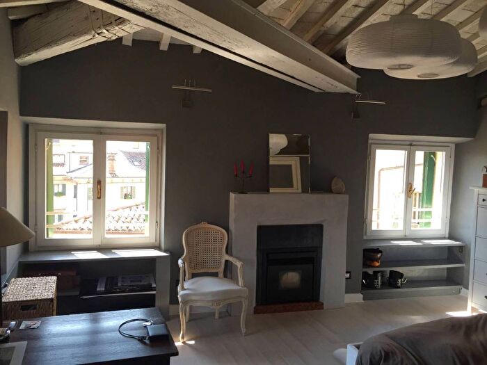 Appartamento bilocale in affitto in Via Trota, Centro Storico, Verona