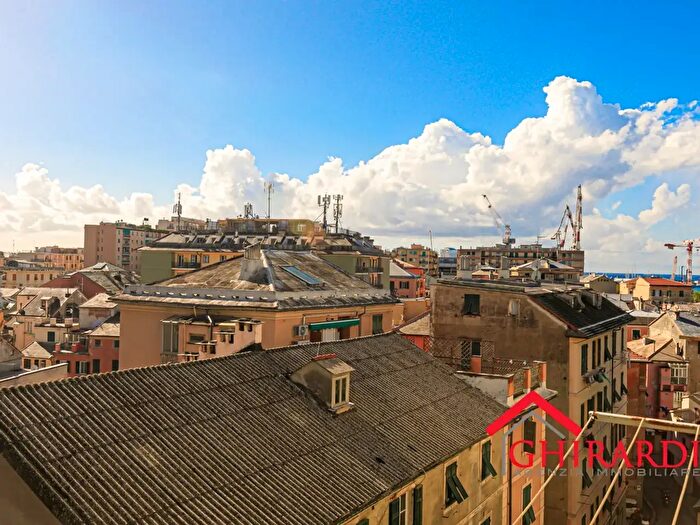 Appartamento con 6 locali in vendita in Via Giordano, Genova