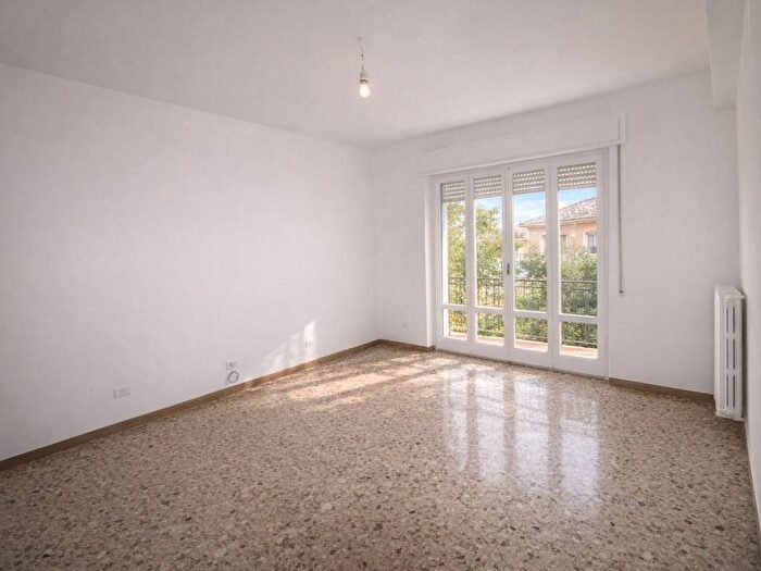 Appartamento con 5 locali in affitto in San Pietro Martire Erbarella, Jesi